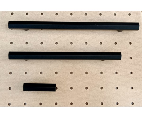 Tirador negro hexagonal