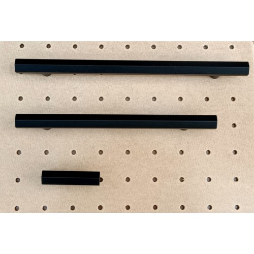 Tirador negro hexagonal